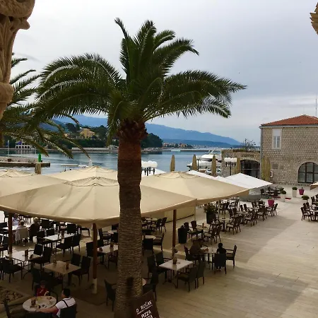 Apartman Galli S Pogledom Na Grad Rab Apartment Banjol
